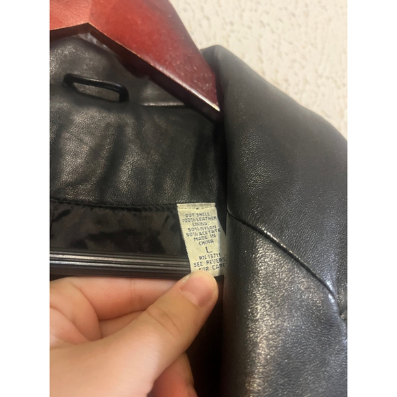 Vintage Women’s Lord & Taylor Soft Black Button Leather Dark Academia Jacket - Picture 6 of 9